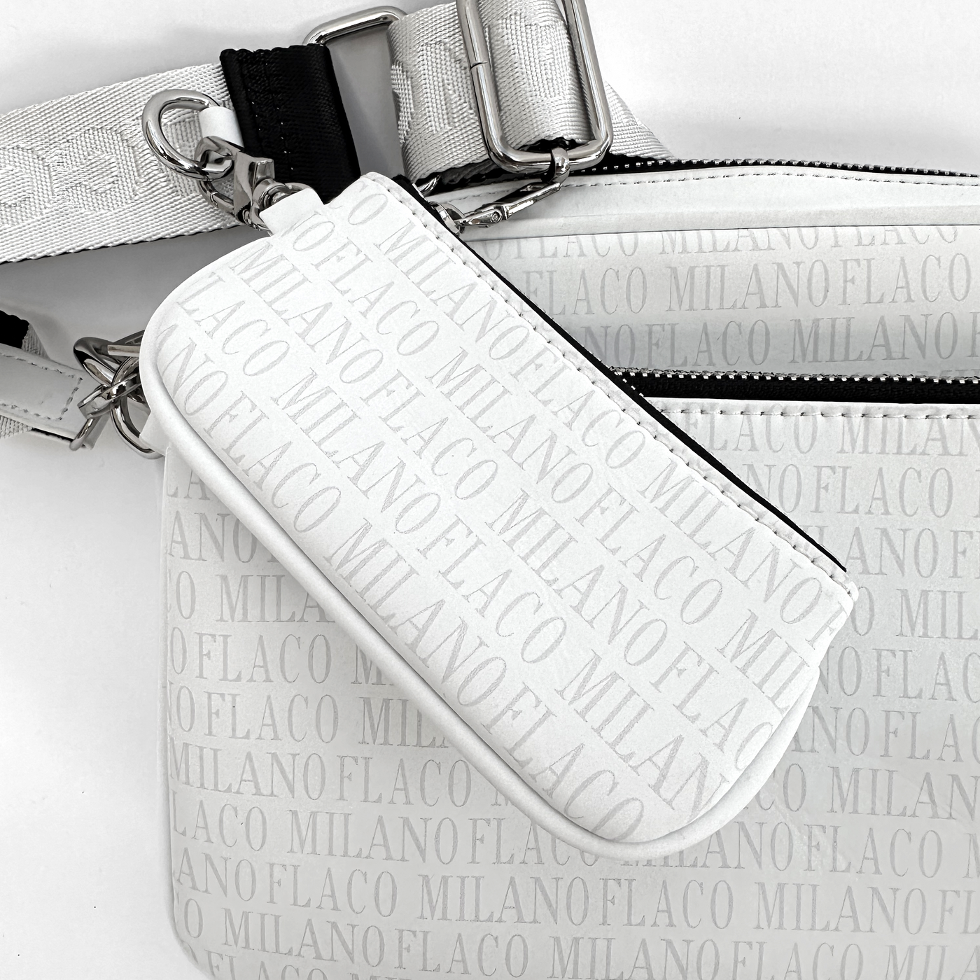 FLACO Cassio Messenger Bag - FLACO