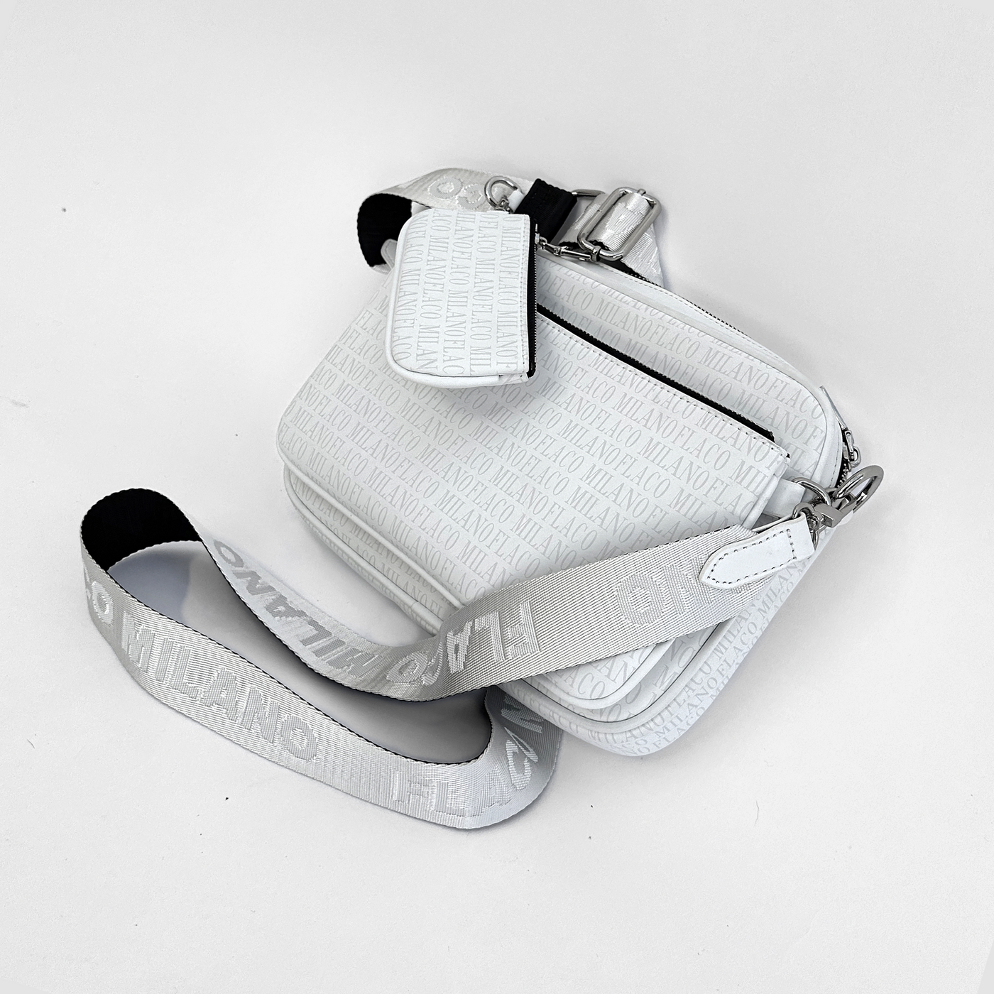 FLACO Cassio Messenger Bag - FLACO