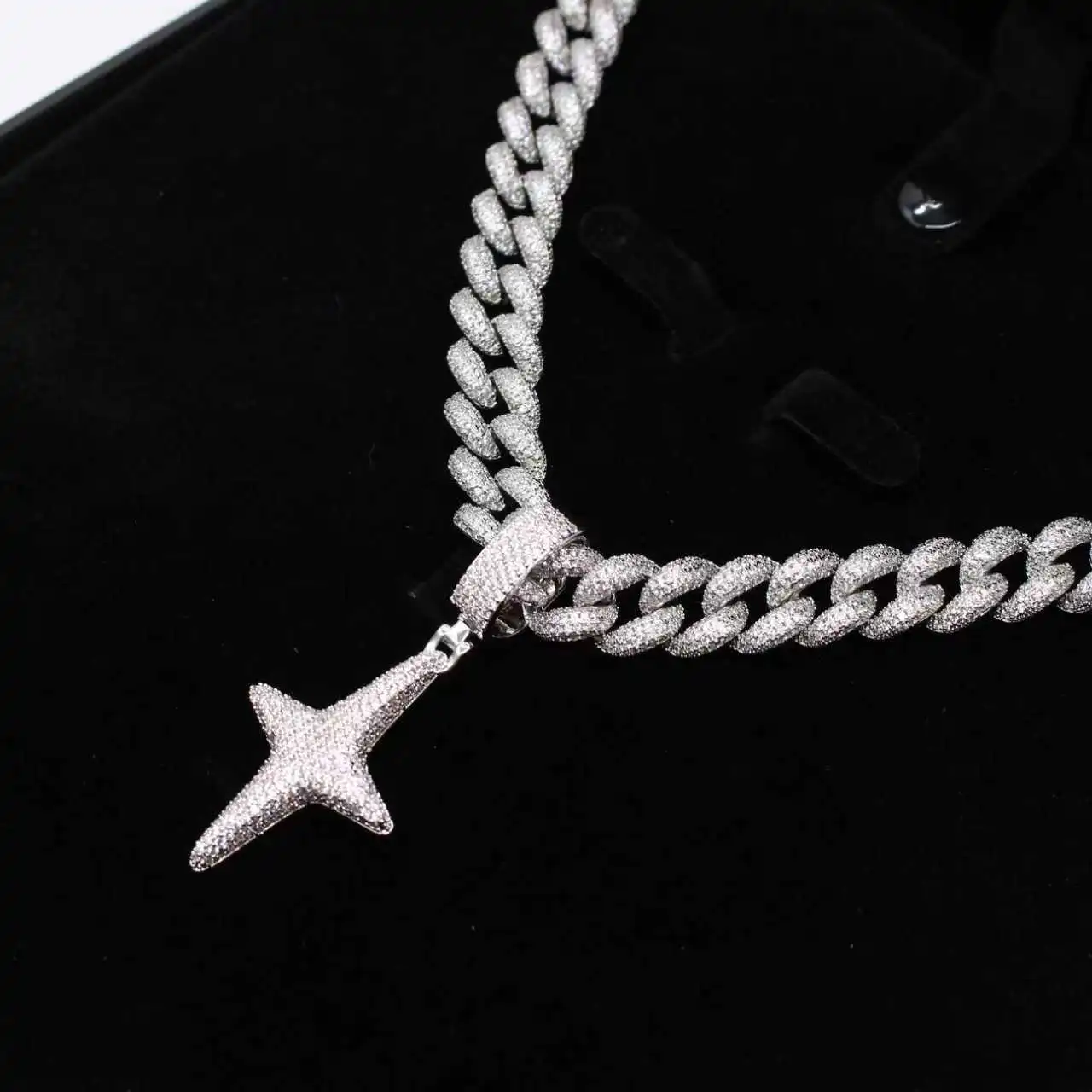 FLACO ICE STAR™ Cuban Chain